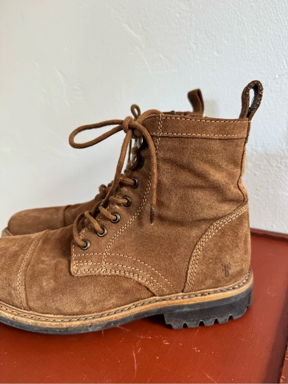 Frye Russell Lace-Up Suede Leather Combat Boots Tan Caramel Brown Lug Sole Fall